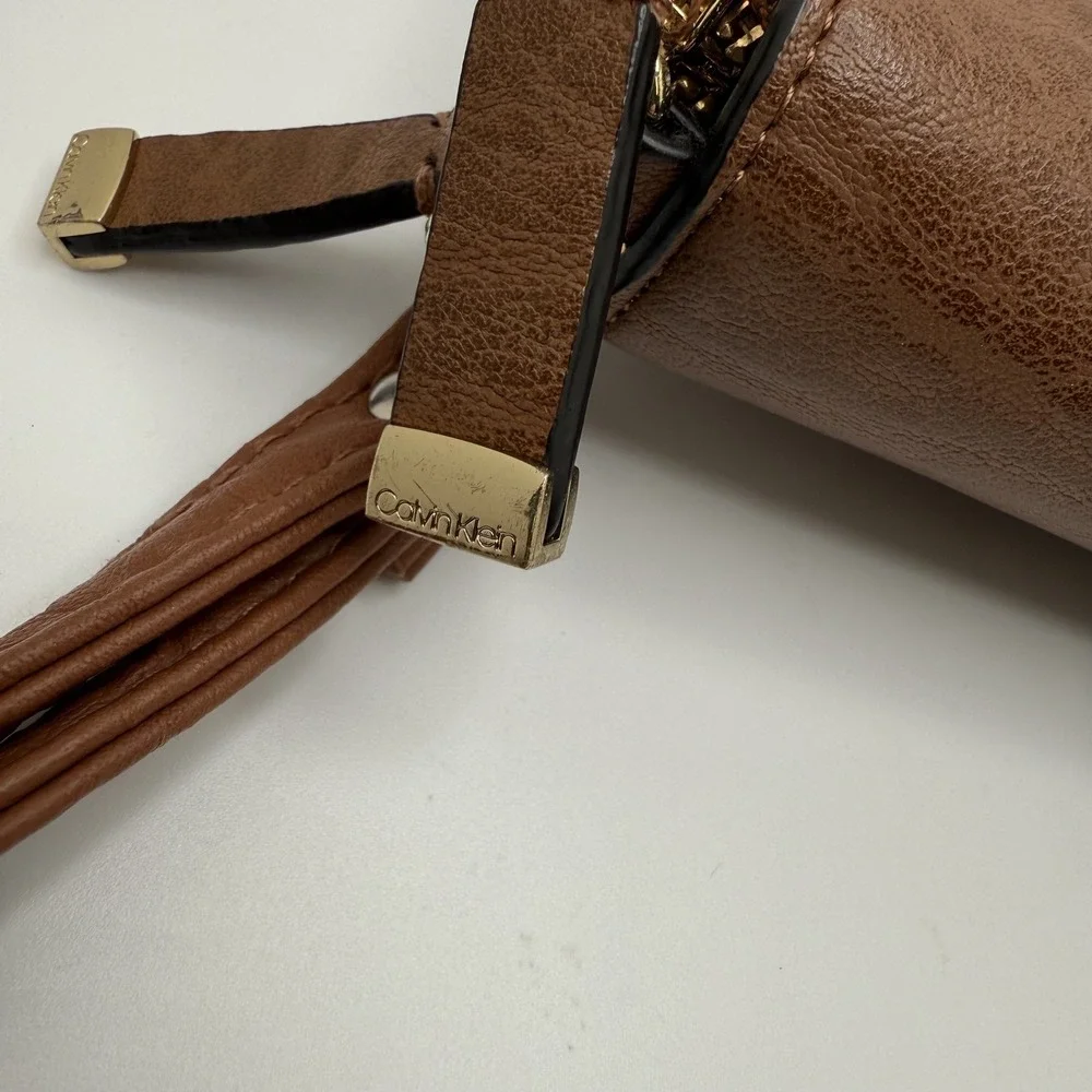 Calvin‎ Klein Womens Zip Around Wristlet Wallet Cognac Textured Faux Leather